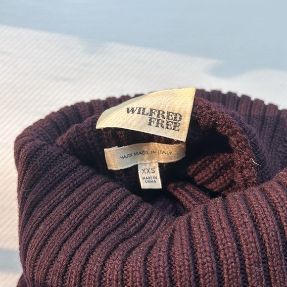 Aritzia Lin sweater - Picture 10 of 11